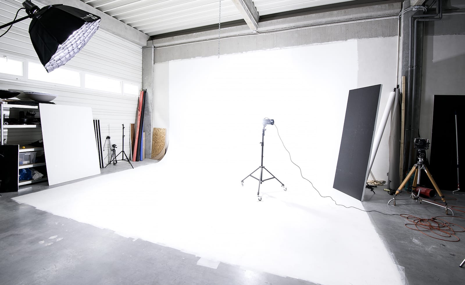 Ateliér 300 2 — fotografia štúdia F-Production, Dušan Křístek